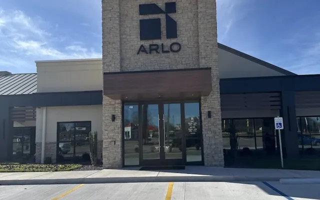 Arlo Bank location