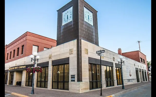 Clear Lake Bank & Trust Company location