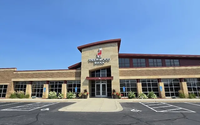 Deerwood Bank location