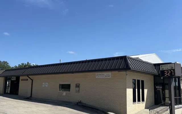 Farmers Trust & Savings Bank location