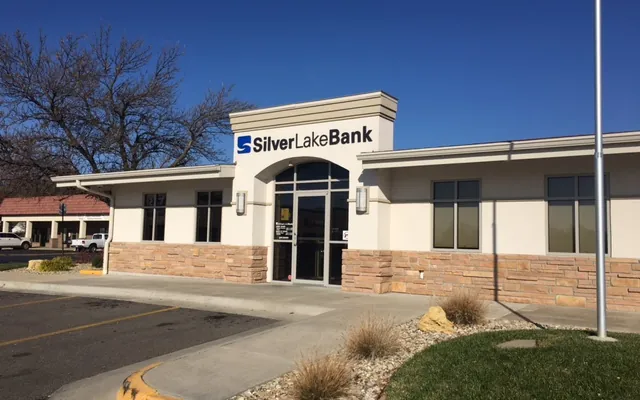 Silver Lake Bank location